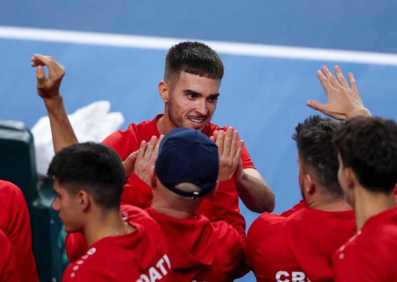Sjajni Dino Prižmić donio bod Hrvatskoj i izjednačio rezultat u Davis Cupu