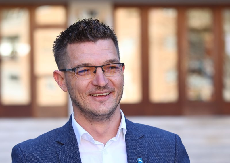 HDZ Proložac traži ostavku HSLS-ovog načelnika općine Tonija Garca