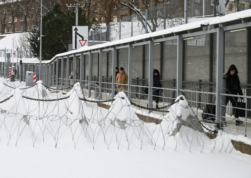 Ovaj gradić je možda sljedeća Putinova meta: Na Mostu prijateljstva stoji bodljikava žica