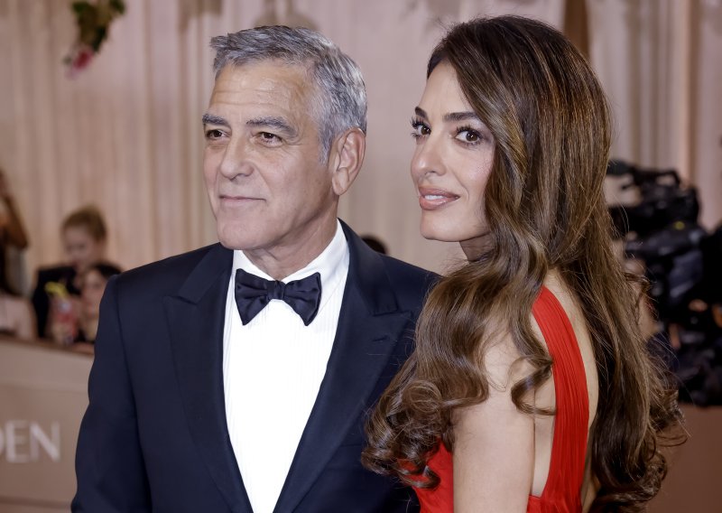 George i Amal Clooney uživaju u Milanu, a njezine 'divlje' čizme su posebna priča