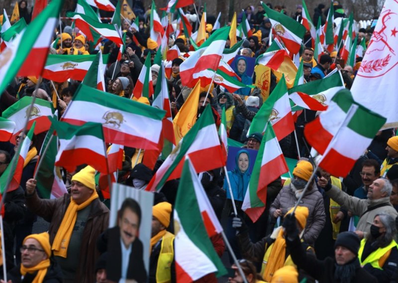 Tisuće prosvjedovale u Berlinu u znak potpore iranskom nacionalnom ustanku