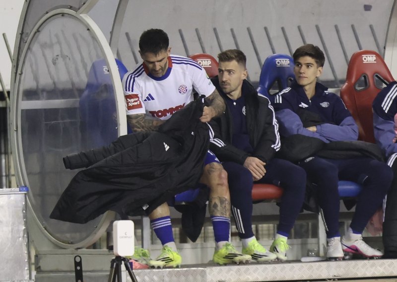 Livaja je bio ljutit nakon zamjene: Evo kako je to izgledalo na klupi