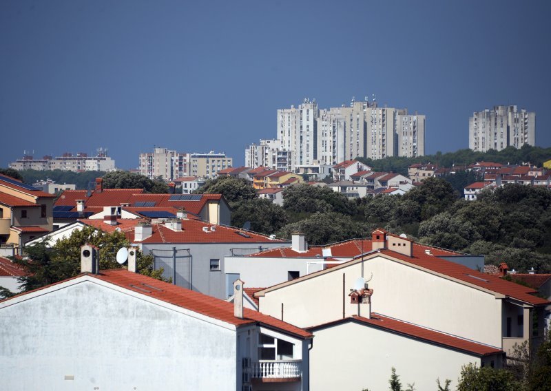 Pao broj prodanih nekretnina: Manji interes za kućama, stanovima i zemljištima