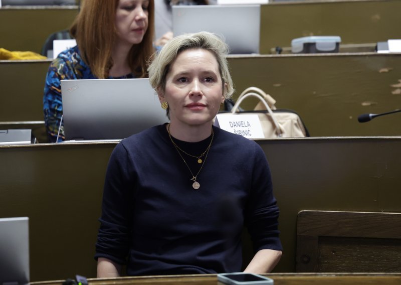 Kekin predlaže zabranu društvenih mreža mlađima od 15: 'Što mlađe dijete, teže posljedice'