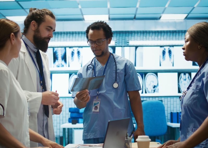 Ova profesija trebala je među prvima 'nestati' zbog AI-a. Dogodilo se suprotno