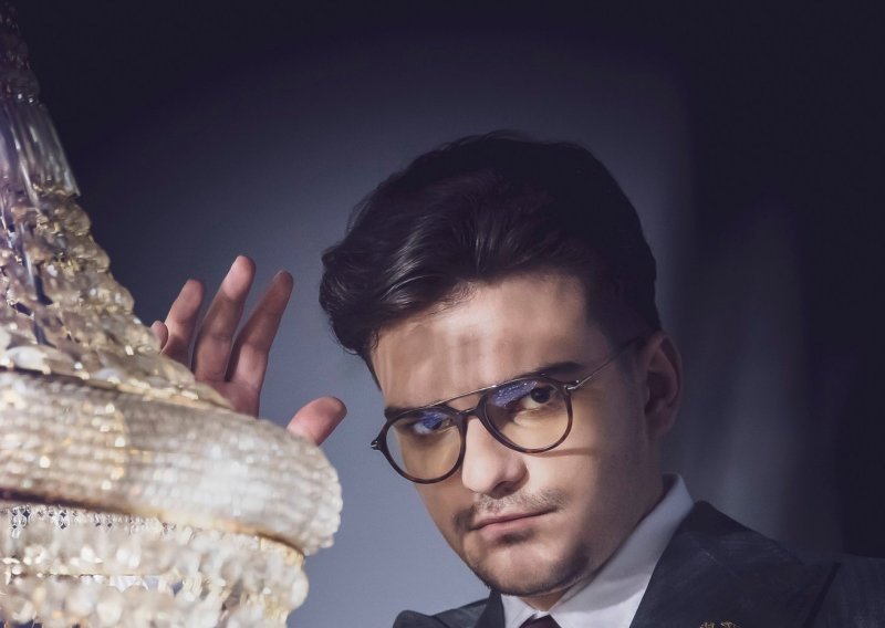 Martin Kosovec iznenadio priznanjem, evo što radi kad se ugase svjetla pozornice