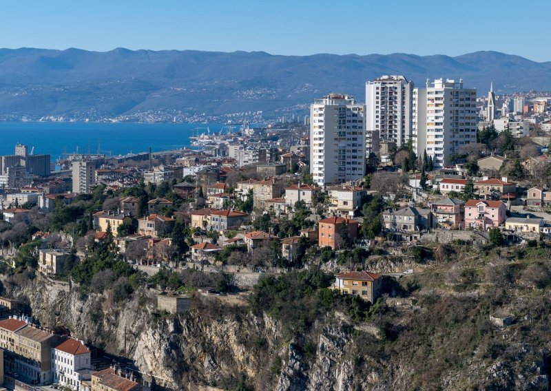 U Rijeci iscrtane nacističke zastave: 'Neprihvatljivo i suprotno demokratskom društvu'