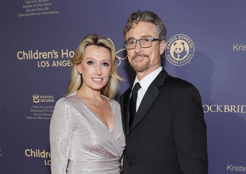 Pjevačica objavila razvod nakon što je otkriveno da se njezin suprug dopisivao s Epsteinom