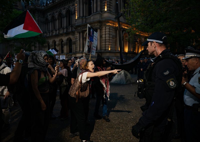VIDEO Veliki nemiri u Sydneyju: Propalestinski prosvjednici sukobili se s policijom