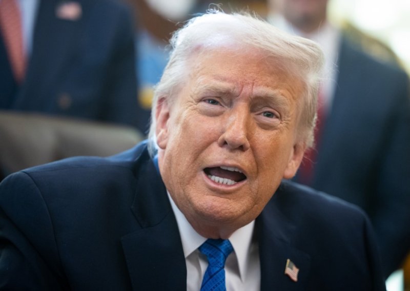 Trump ponovno prijeti Kanadi: Sporan je most vrijedan više milijardi dolara