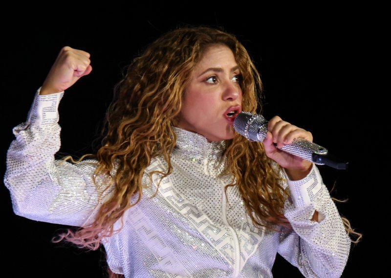 Shakira usred nastupa ugledala Piquéa s rogovima: Njezina reakcija postala je hit na mrežama
