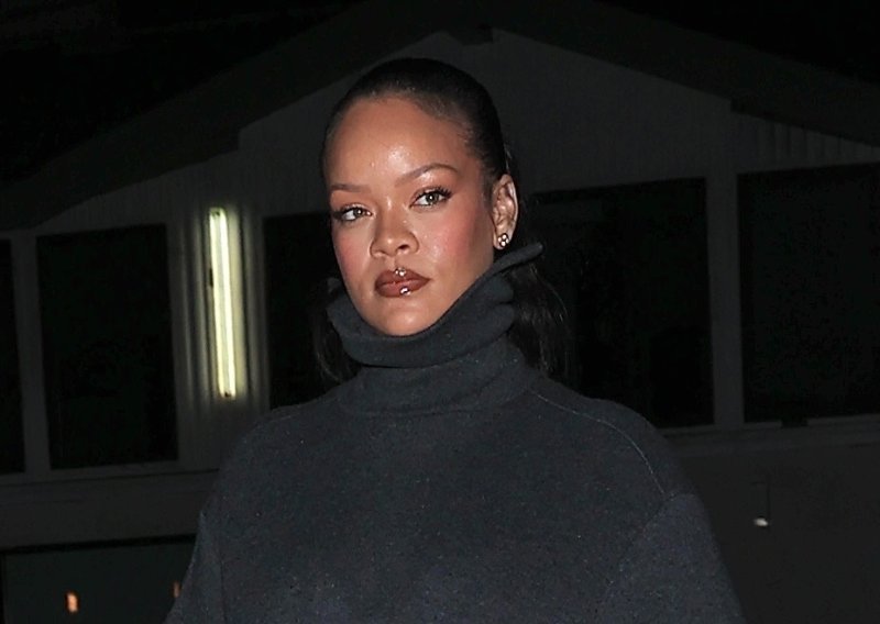 Baka u dućanu slučajno 'ukrala' kolica Rihanni, ovakvoj reakciji pjevačice nitko se nije nadao