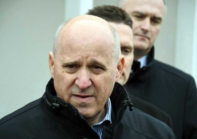 Bačić: 'Dabrin glazbeni izričaj neprimjeren je i štetan. Bilo bi dobro da se ispriča'