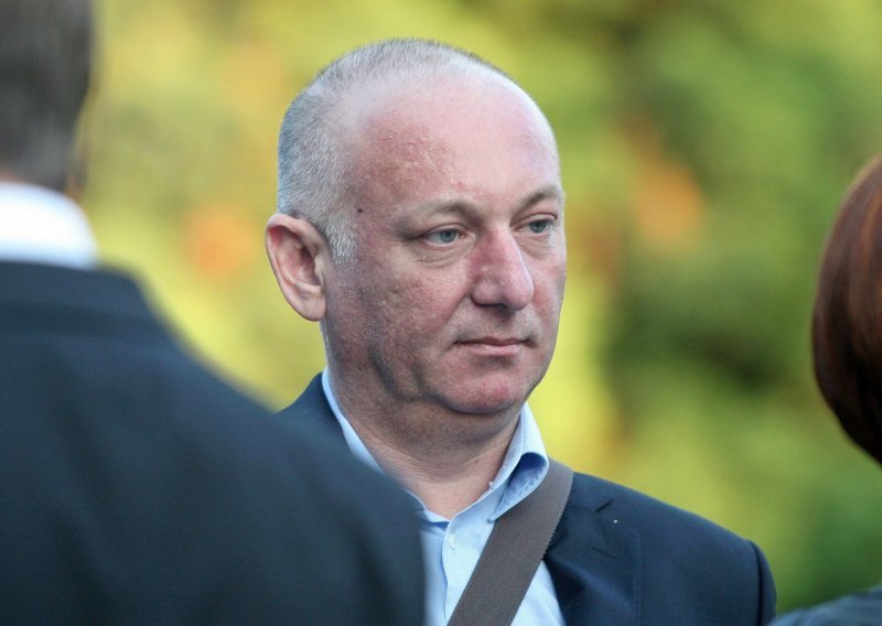 Denis Latin dirljivim riječima o preminulom kolegi: 'Naš kolega, prijatelj, veseljak...'