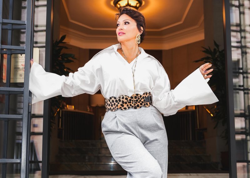 Nina Badrić od običnih komada stvorila stajling za kojim se okreće: Ove cipele nisu prošli nezapaženo