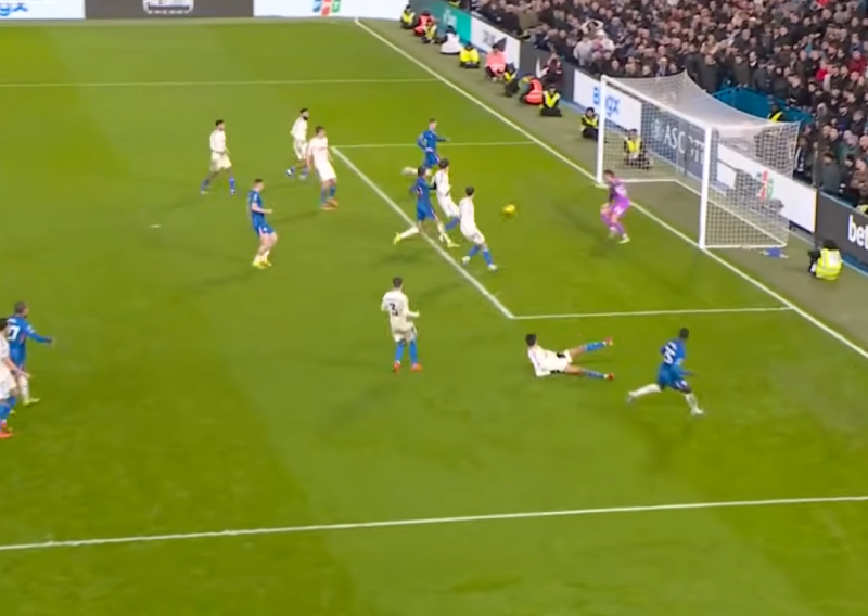 Pogledajte priliku koju je Chelseajeva zvijezda prokockala za pobjedu u nadoknadi