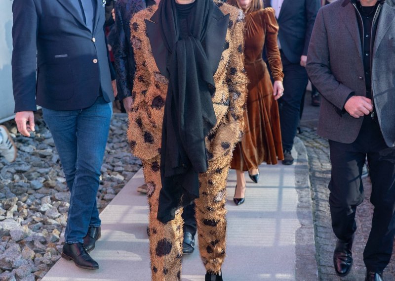 Sharon Stone servirala opaku konkurenciju 'najružnijoj kreaciji': Ovako nešto ne viđa se često