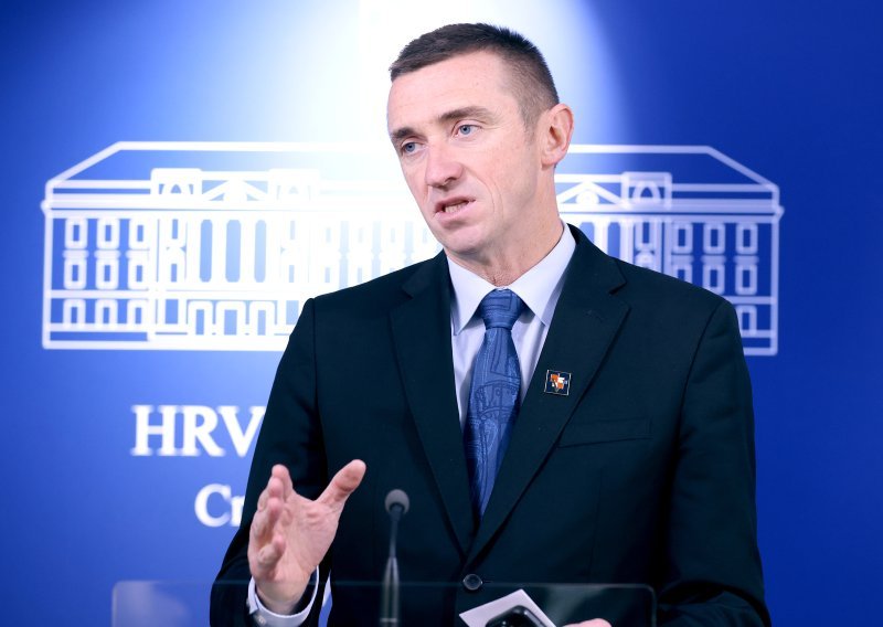 Penavi stigle prijetnje smrću: 'Na ćirilici su, piše da je za mene osiguran metak u čelo'