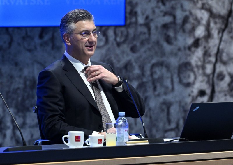 Rošada iza zatvorenih vrata: Ovo su odluke koje je donijela Vlada