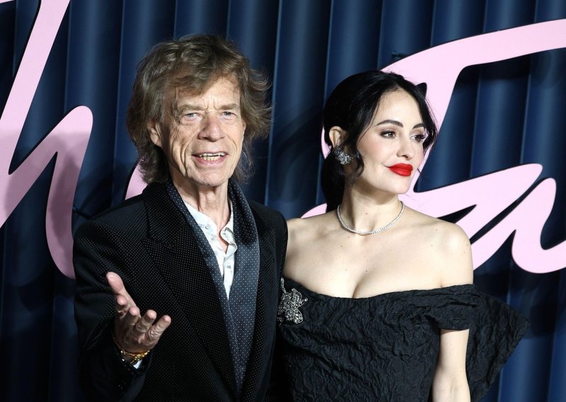 Zaručnica Micka Jaggera napadnuta u noćnom klubu: 'Slomljena sam'