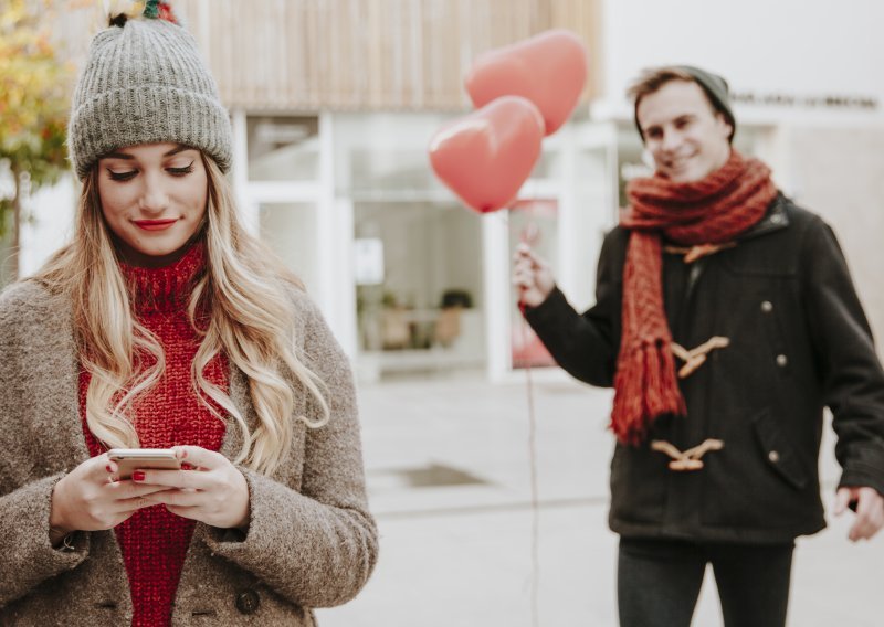 'Kulturni zamor': Britanci bi radije ostali kod kuće nego izašli na spoj za Valentinovo