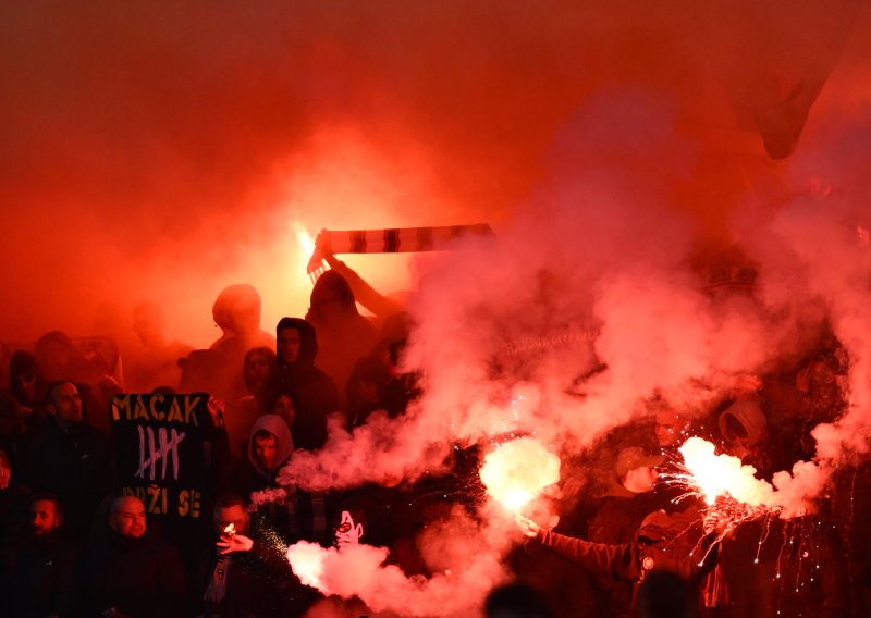 Hajduk opet drastično kažnjen zbog sramotnog ponašanja Torcide
