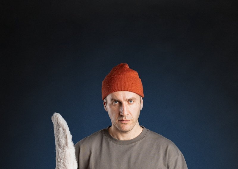 Nakon nastupa na Dori Kandžija s bendom stiže u Tvornicu kulture kako bi promovirao svoj novi album