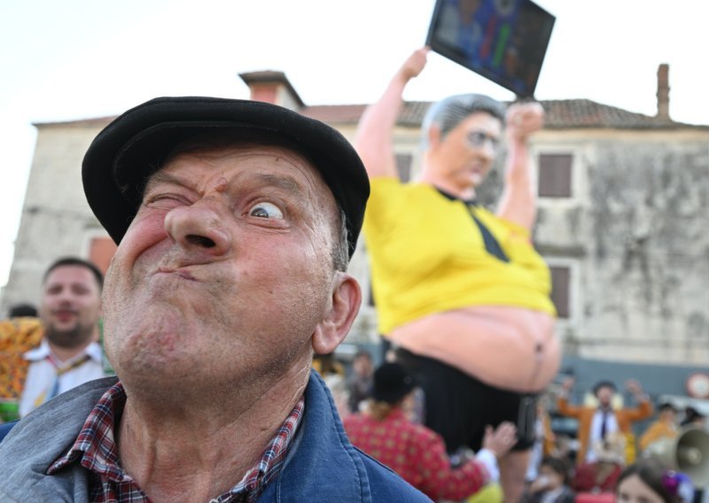 Je li fašnik sigurna zona za ruganje moćnima? 'Spaljivanje lutke premijera izgleda agresivno, ali gori je status na Fejsu'