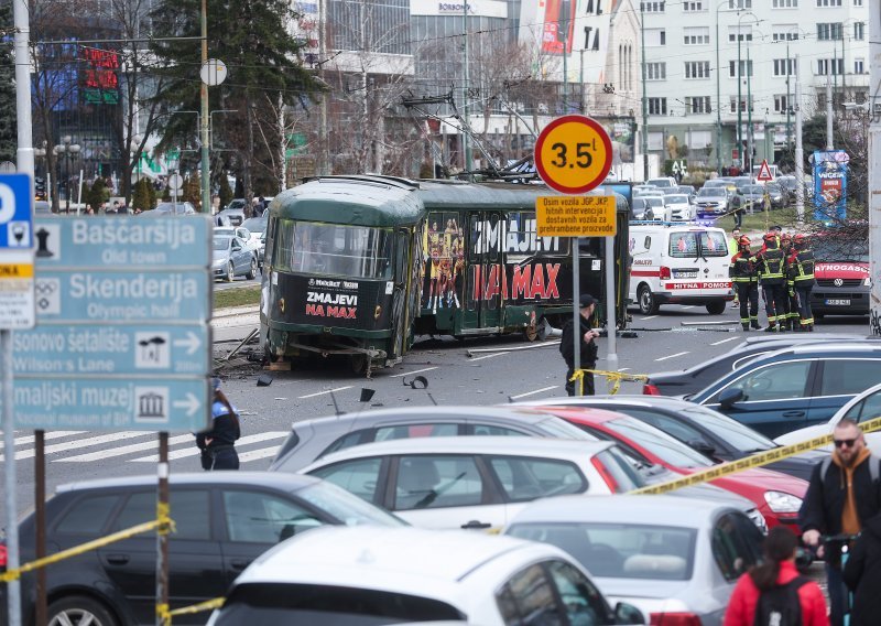 Dan žalosti u Sarajevu: Nakon tramvajske nesreće, 17-godišnjakinja se bori za život