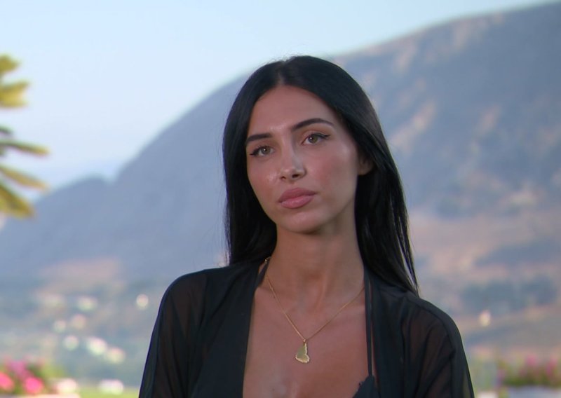 Anastasia je ponovno na mrežama: Prekid s Petrom je iza nje, a u kupaćem kostimu obara s nogu