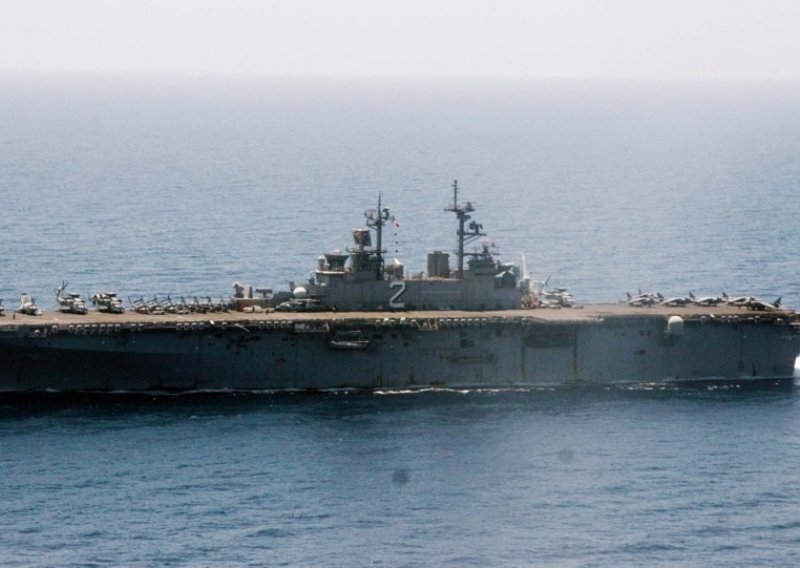 Sudarili se američki ratni brodovi, traje istraga