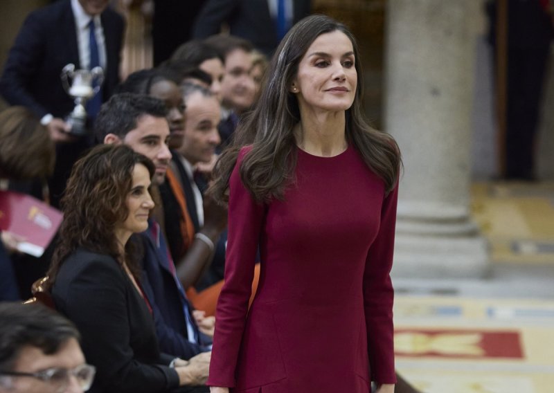 Kraljica Letizia pokazala savršenu haljinu za Valentinovo, ali cipele su ukrale show