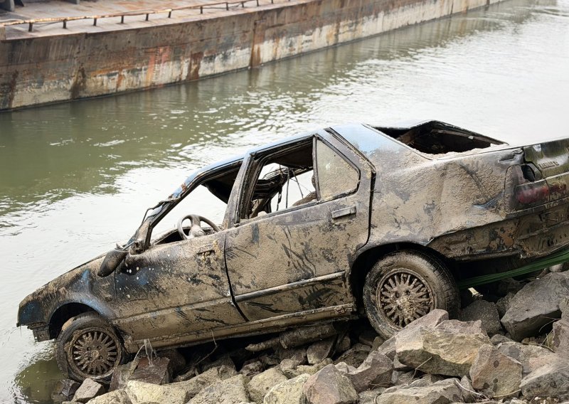 Nakon 11 godina Mađari razriješili slučaj nestanka: Auto je ležao na dnu Dunava