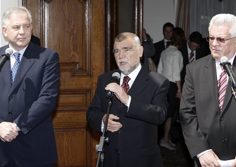 Hrvatska prihvaća Rehnov prijedlog