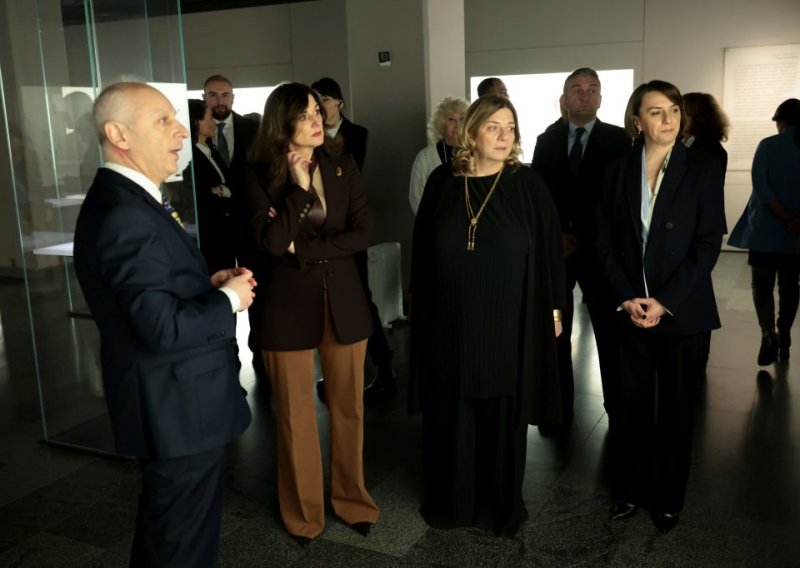 Prva dama u kožnoj kravati: Sanja Musić Milanović iznenadila modnim izborom