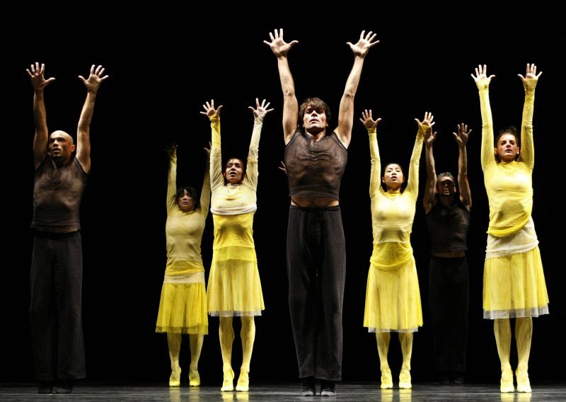 Totalna rasprodaja: Kazalište prodaje 15.000 kostima, cipela i modnih dodataka iz predstava