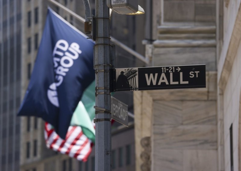 Pale cijene dionica na Wall Streetu, ulagači pod pritiskom zbog AI-a