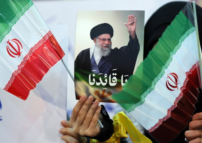 Nemilosrdni iranski ajatolah sada je pred svojim najvećim izazovom