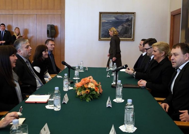 Glogoški: Predsjednica može popričati s premijerom