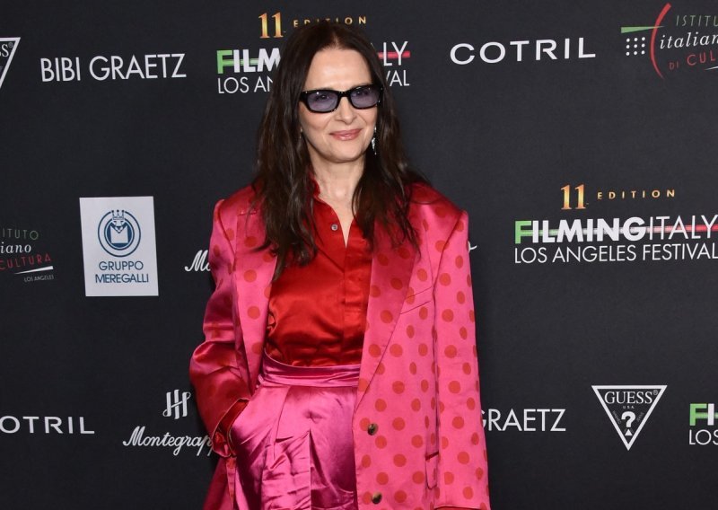 Ovo je tanka granica između kiča i visoke mode, a ona ju je prešla maestralno