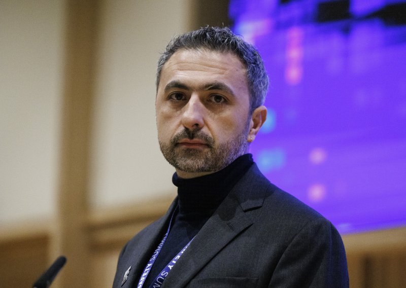 Koliko je stvarna prijetnja AI-a uredskim poslovima? Ovo su predviđanja Microsoftova šefa za AI