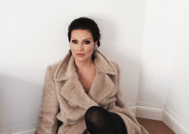 I bez visokih potpetica Nina Badrić izgleda besprijekorno: Osvanula u sportskom stajlingu