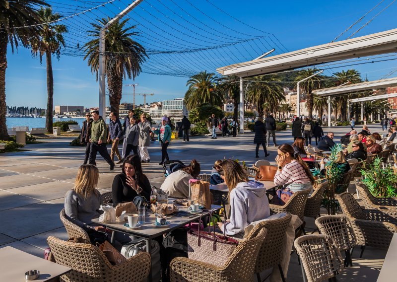 Vlada ne popušta trgovcima: 'Ne zabranjujemo prodaju alkohola, ali gradovi imaju pravo uvoditi red'