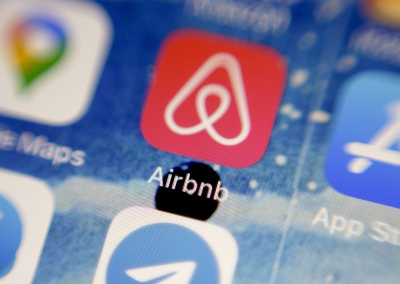 Airbnb s dvoznamenkastim skokom prihoda na kraju 2025.