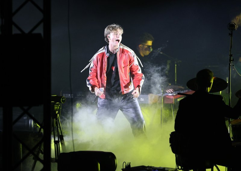 Splitske Gripe su 'eksplodirale': Pogledajte atmosferu s koncerta Jakova Jozinovića