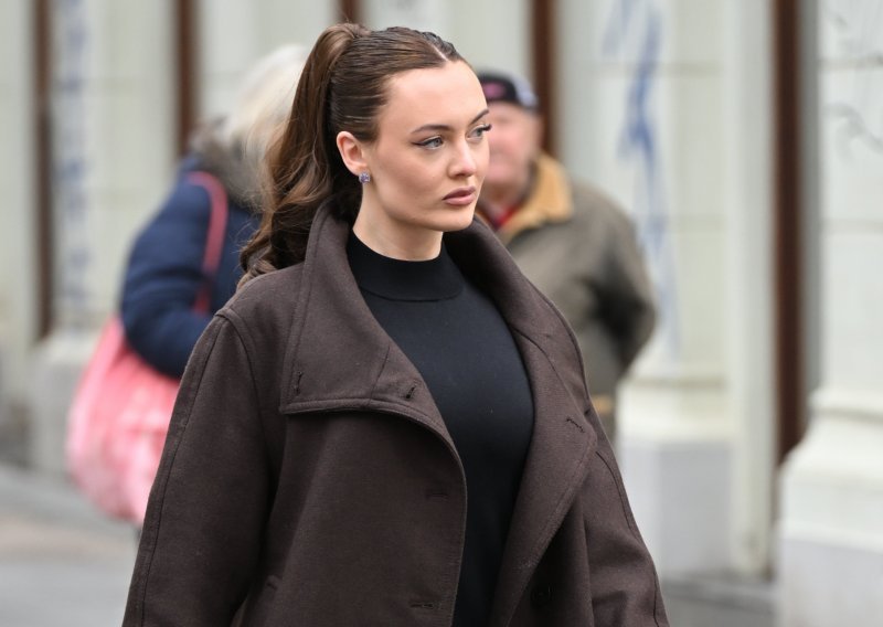 Zagrepčanka pokazala stajling za kojim se okreće: Pokorila je špicu ovom minicom