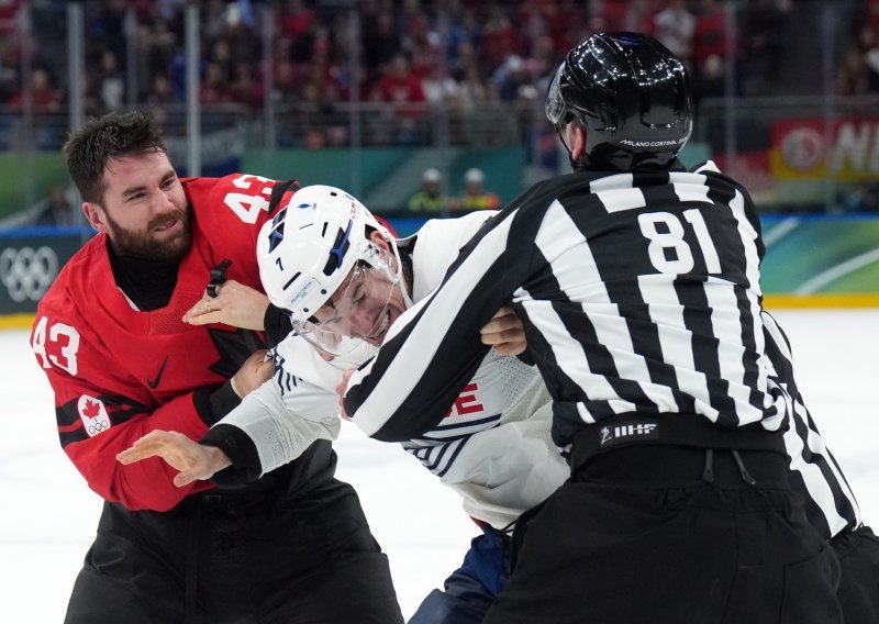 Tko kaže da na Igrama nema tučnjave? Pogledajte kako je Kanađanin šokirao hokejaški turnir