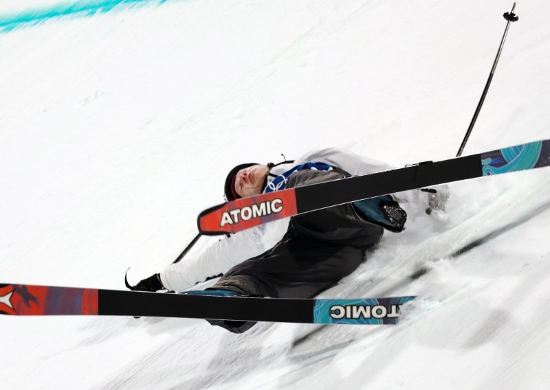 Novi težak pad na Olimpijskim igrama: Na tribinama zavladala tišina