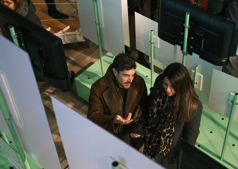 U KIC-u se otvara izložba 'Šetnjica' skupine mlađih hrvatskih likovnih umjetnika