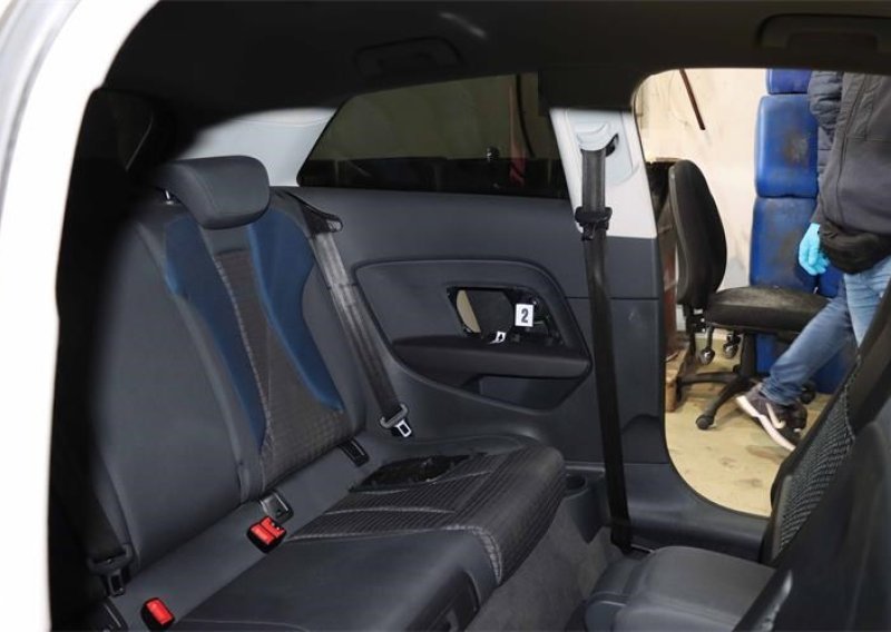 Ulov na granici: Ukrajinac pao s ogromnom količinom novca. Nevjerojatno je gdje ga je sakrio